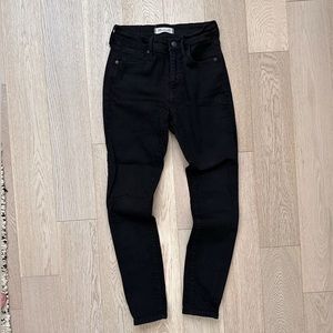 Madewell 9” High-Rise Skinny Jean in Black